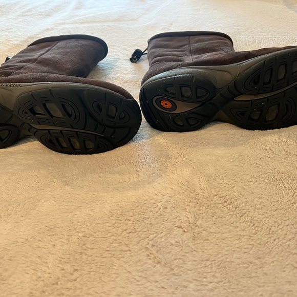 Merrell brown suede pull-on winter snow boots size 6 - Picture 3 of 3
